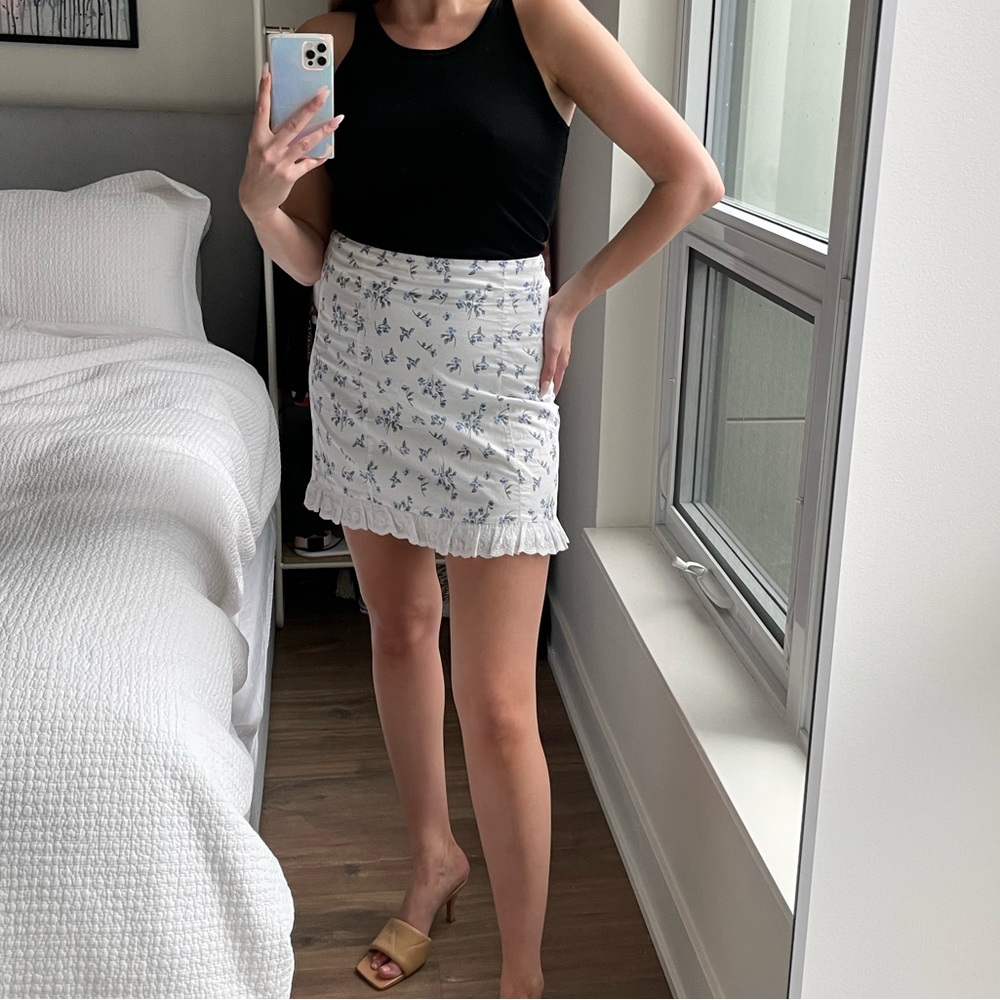Emory Park Floral White Skirt with Ruffle Hem